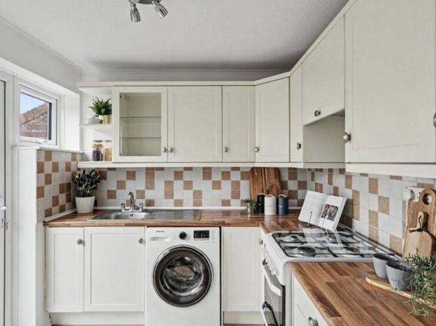 232 Parkers Walk, Studland Park after, photo 2 of 8