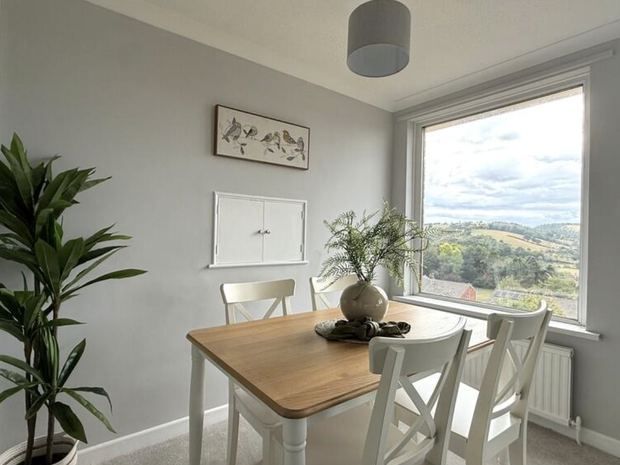 4 Woodleigh Close, Exeter after, photo 4 of 7
