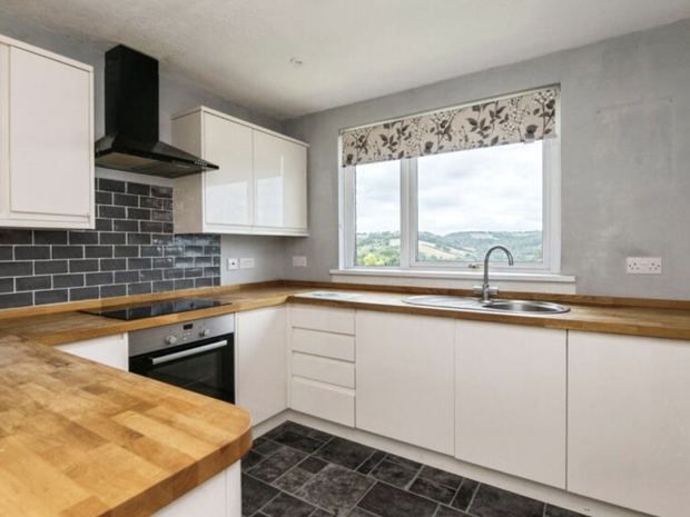 4 Woodleigh Close, Exeter before, photo 5 of 8